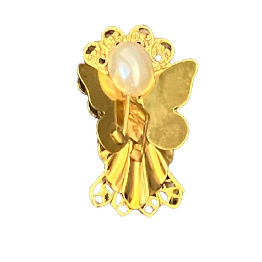 Angel pin w/ music note, like new, gold colored and w/man-made pearl